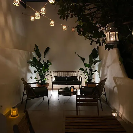Appartamento Spacious Terrace Flat Near Graca And Alfama Lisbona